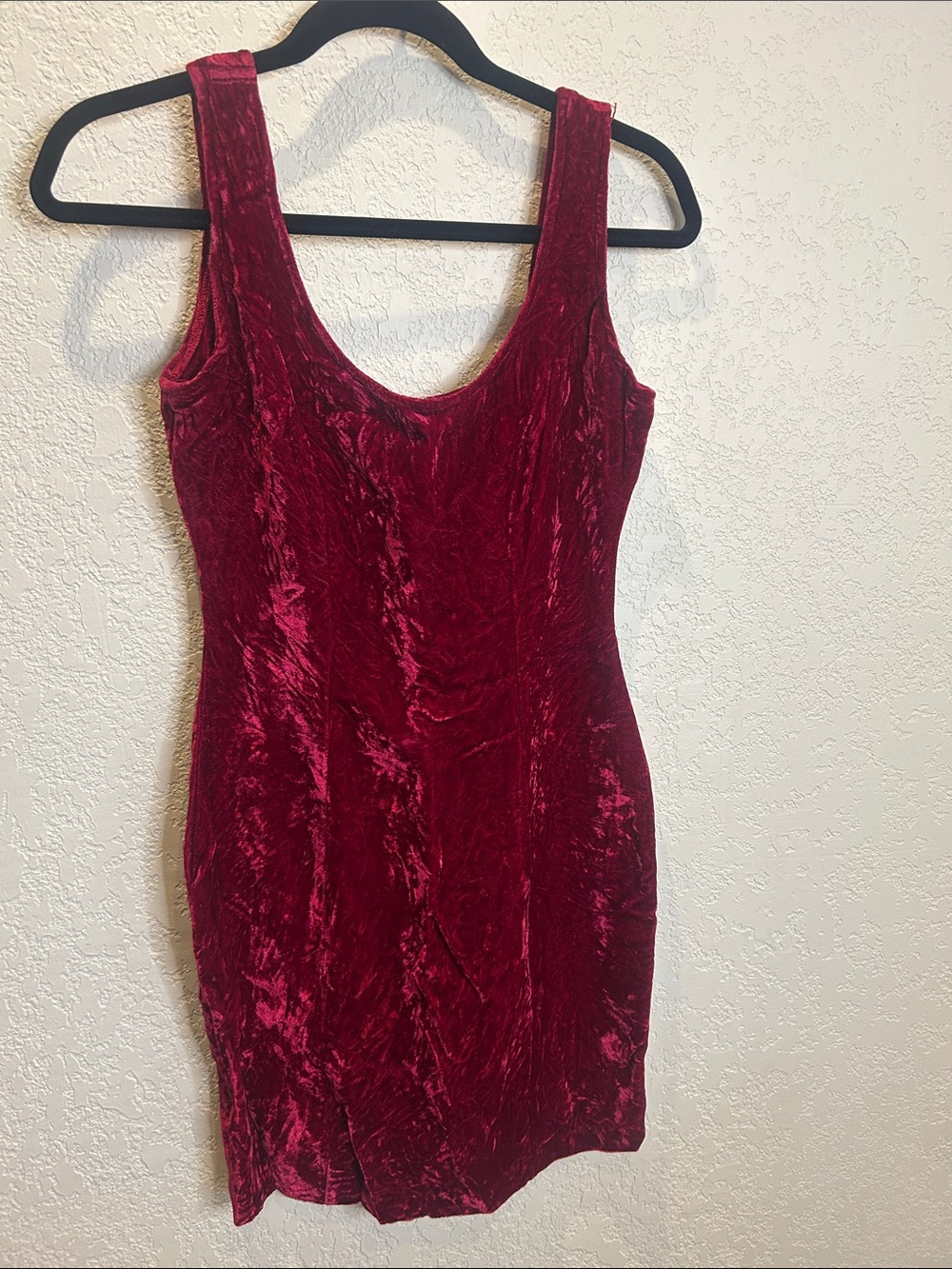 Vintage Crushed Velvet Scoop Neck Mini Dress in Wine